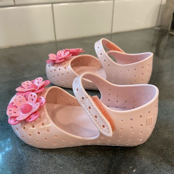 SOLD 🌸Mini Melissa Sandals - Picture 2 of 6